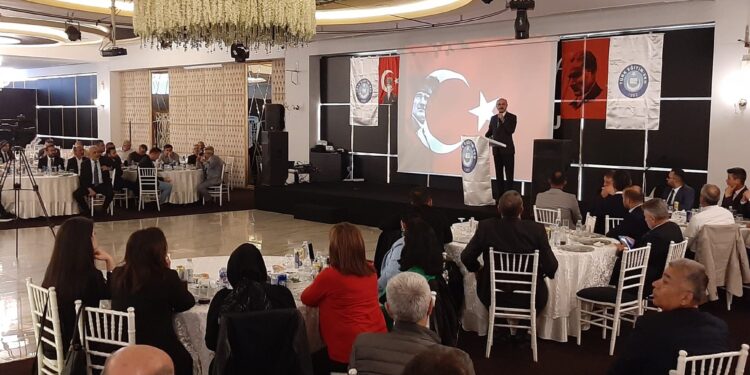 27 Ekim Cuma Günü Tüm Üyelerimiz İşyerlerine Yakalarında Cumhuriyet Kokartı ile Gidecekler.