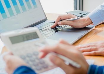 “TÜRKİYE’DE KADIN EĞİTİM ÇALIŞANI OLMAK” ZOR